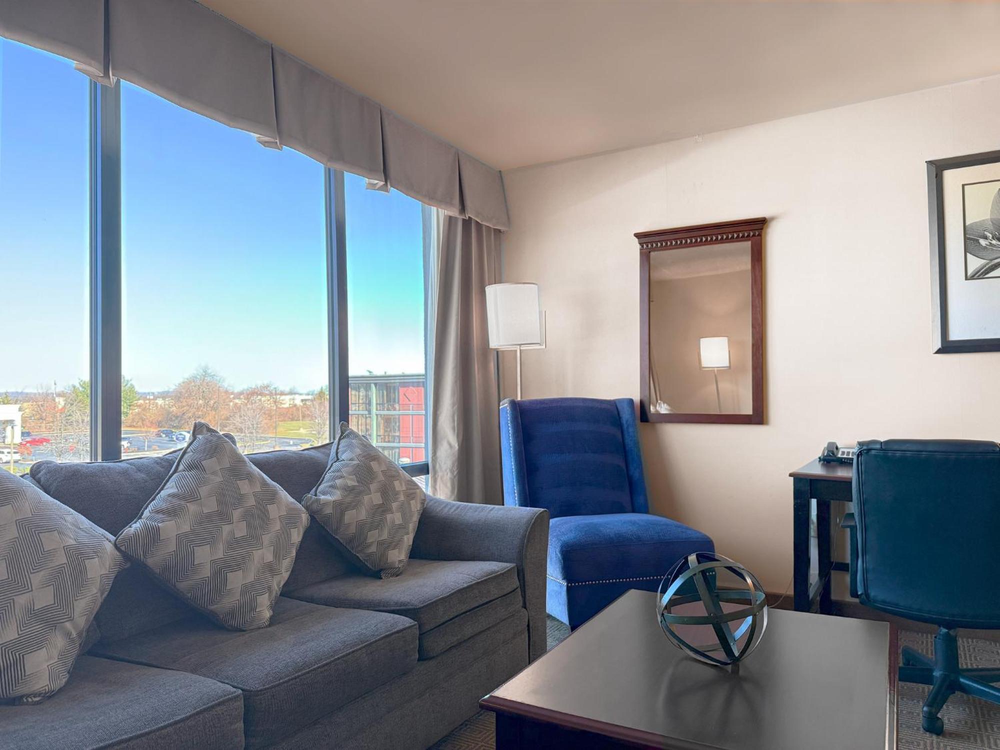 Holiday Inn South Plainfield-Piscataway By Ihg Eksteriør bilde