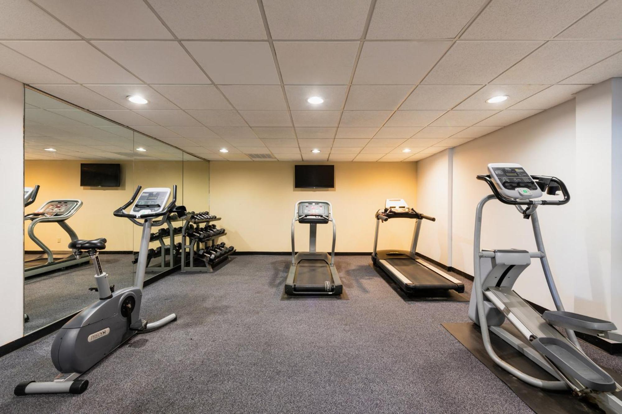 Holiday Inn South Plainfield-Piscataway By Ihg Eksteriør bilde