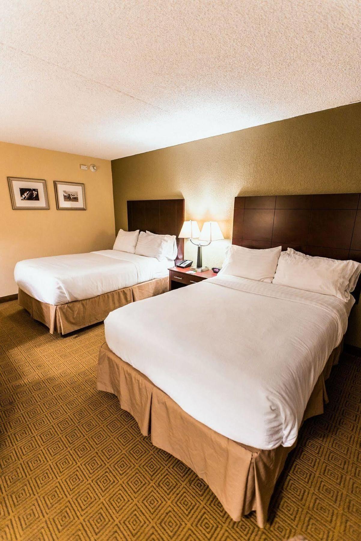 Holiday Inn South Plainfield-Piscataway By Ihg Eksteriør bilde